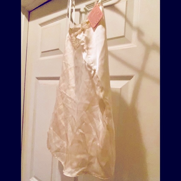 Women’s Camisole - Picture 3 of 4